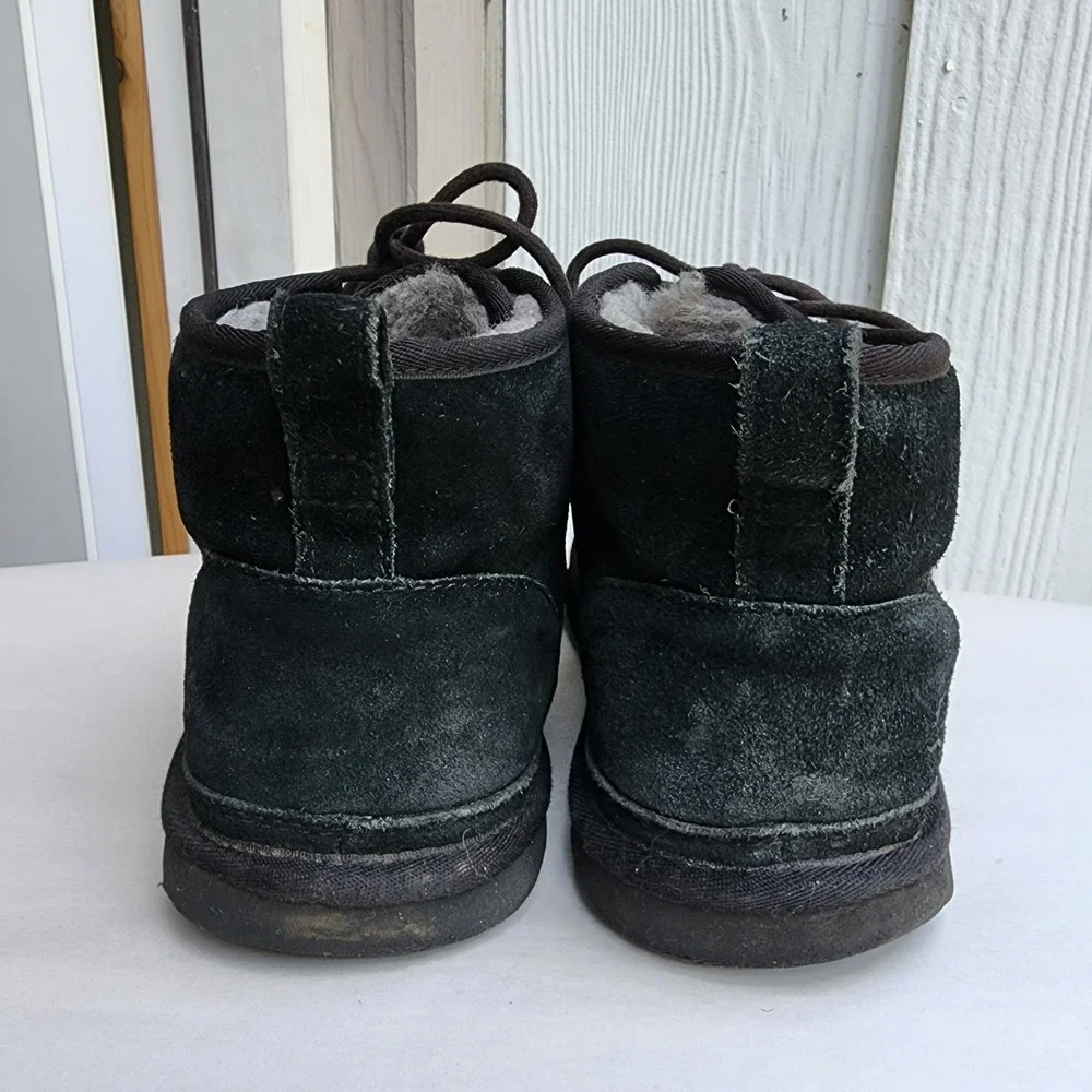 UGG Sz 11 Black Suede Neumel Chukka Boots Classic Lace Up Ankle Cozy WarmBoot